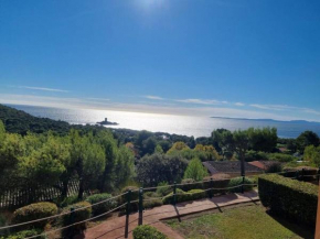 Cap Esterel superbe studio-cabine VUE MER MAGNIFIQUE !